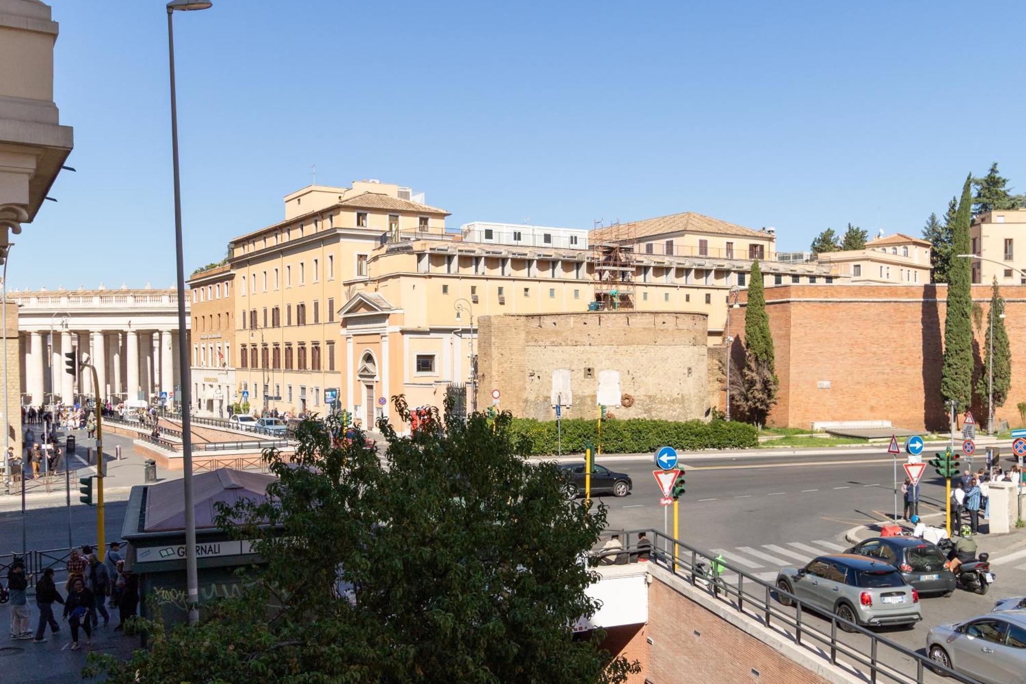 Apartment Next To St Peter, Rome